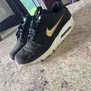 Nike air max Black and Gold